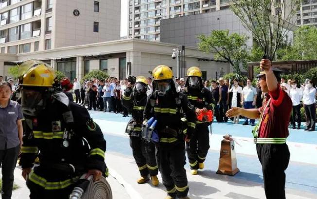 萊蕪區開展防汛消防搶險救援演練